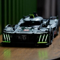 Конструктор LEGO PEUGEOT 9X8 24H Le Mans Hybrid Hypercar (42156)